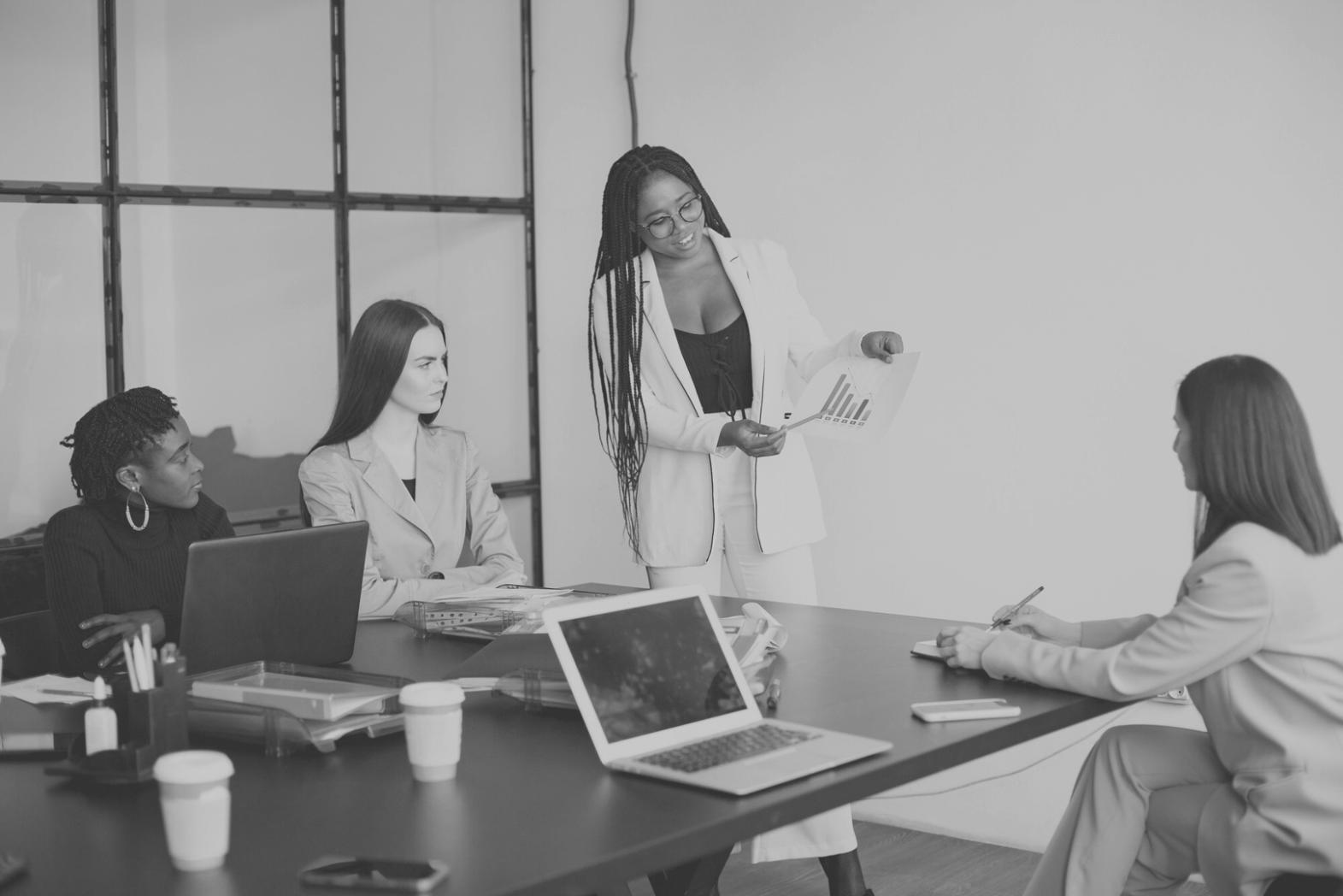 Espacio de trabajo organizado para formación financiera